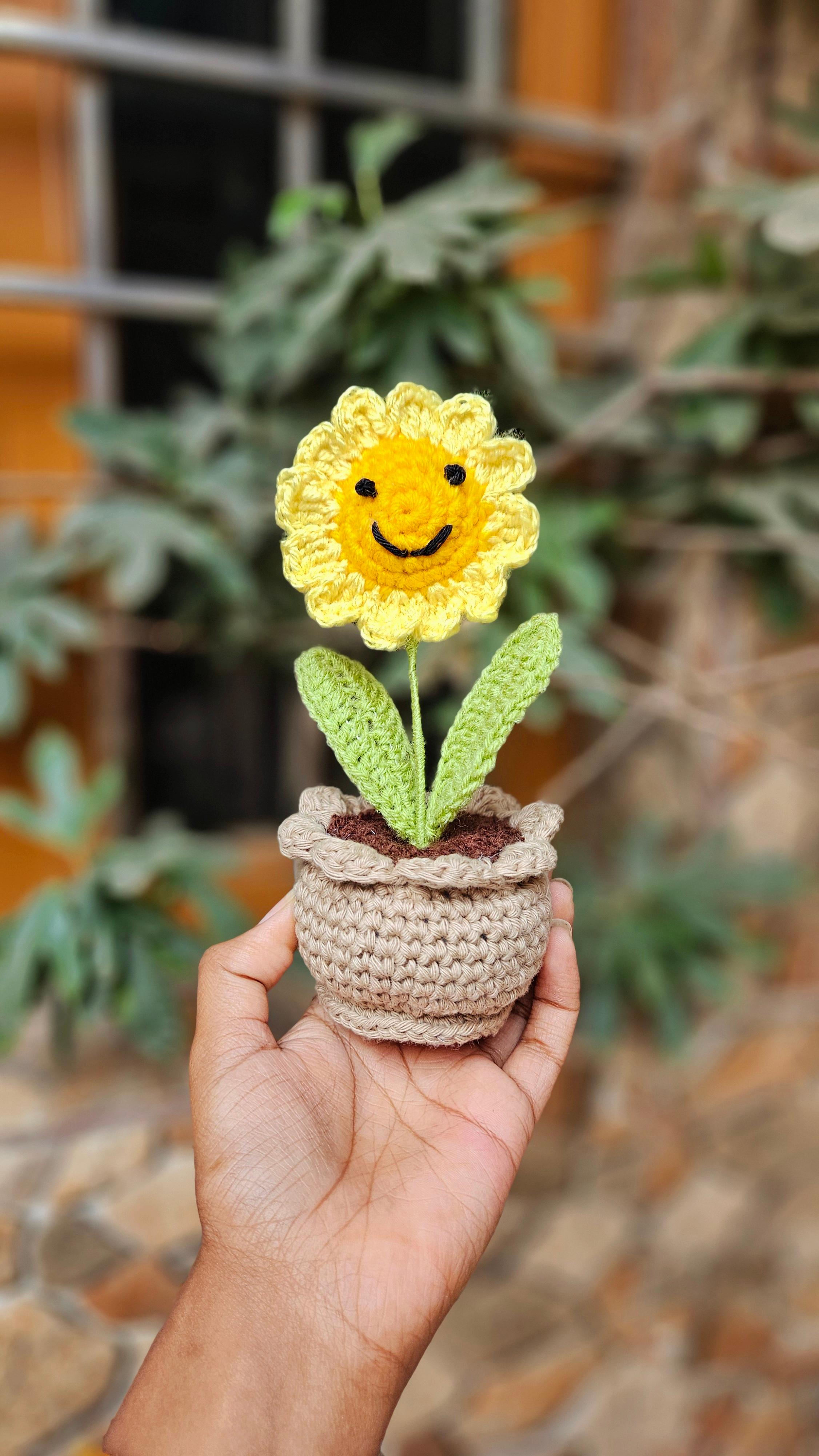 Sunflower smile pot