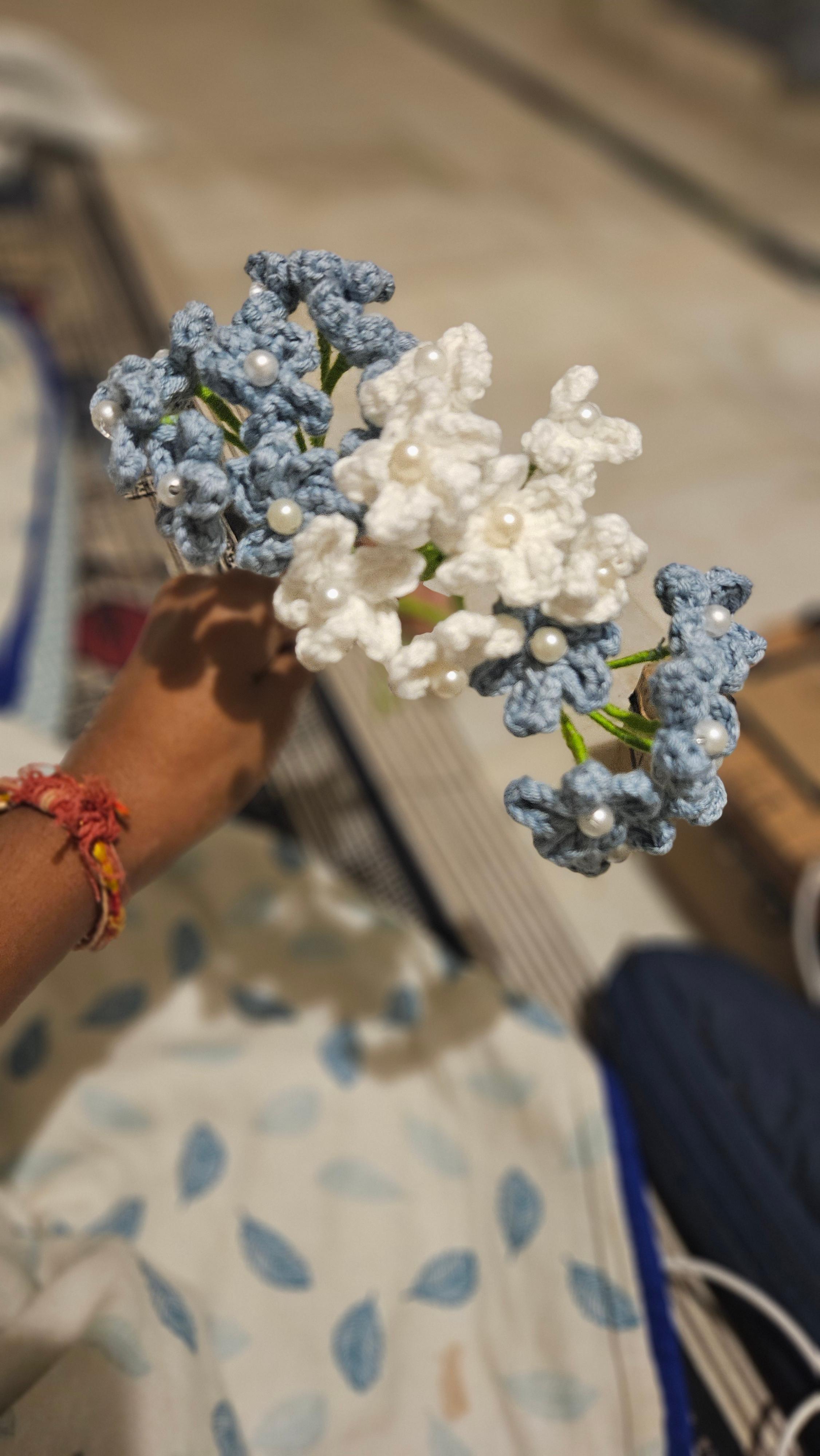 Small flower - Image 1