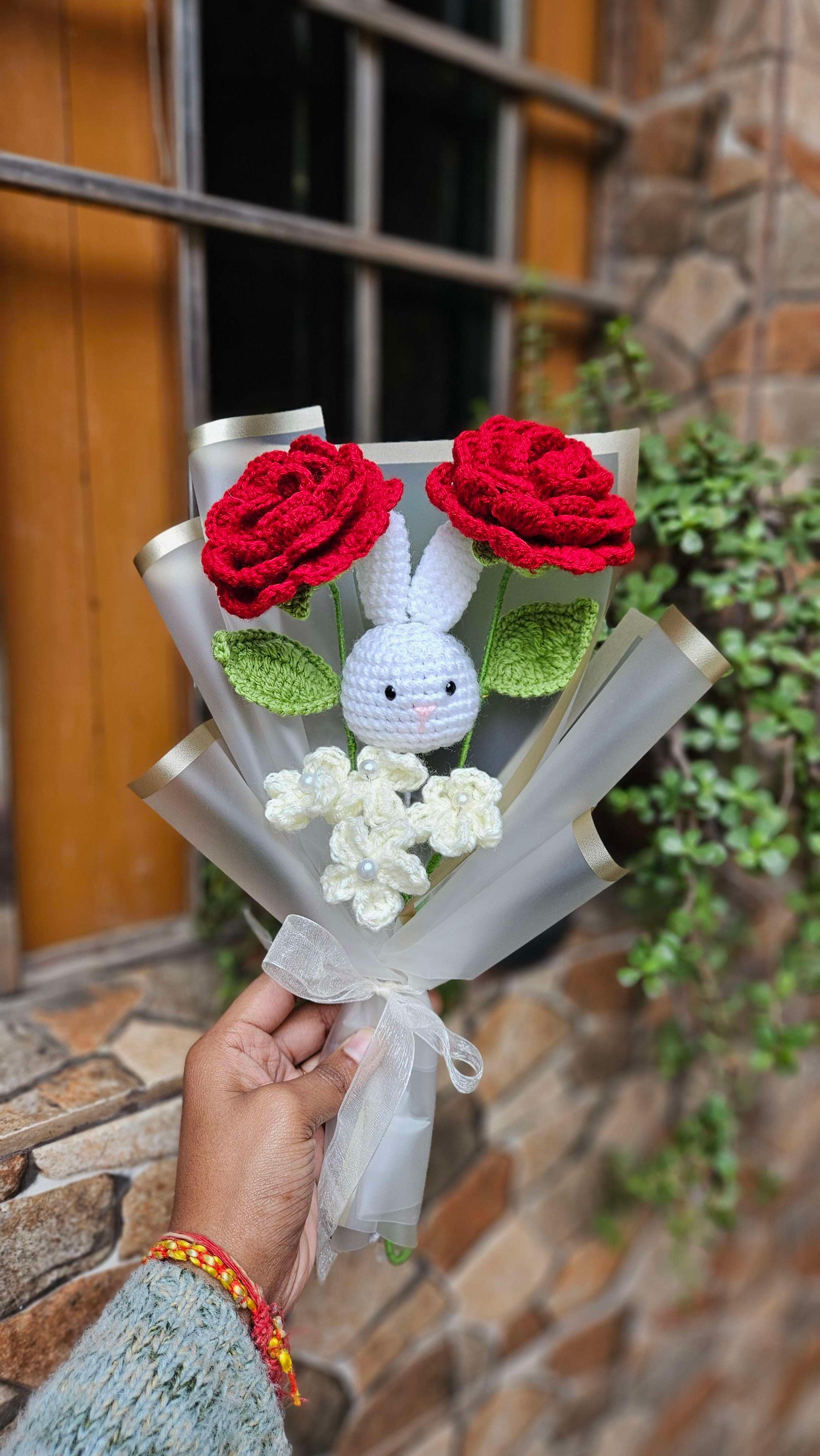 Rose bunny bouquet - Image 1