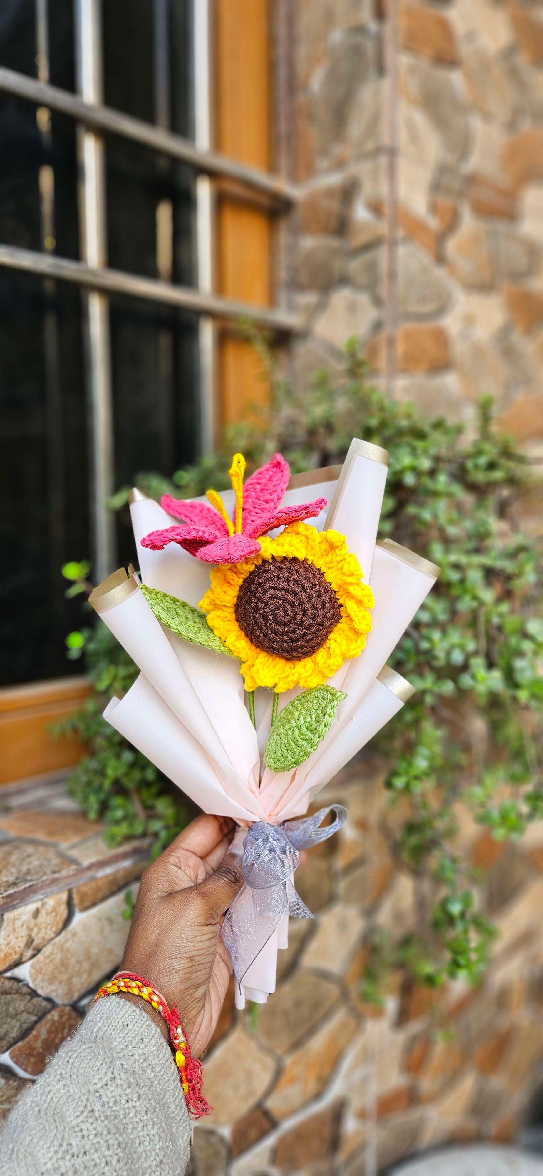 Lily/sunflower bouquet - Image 1