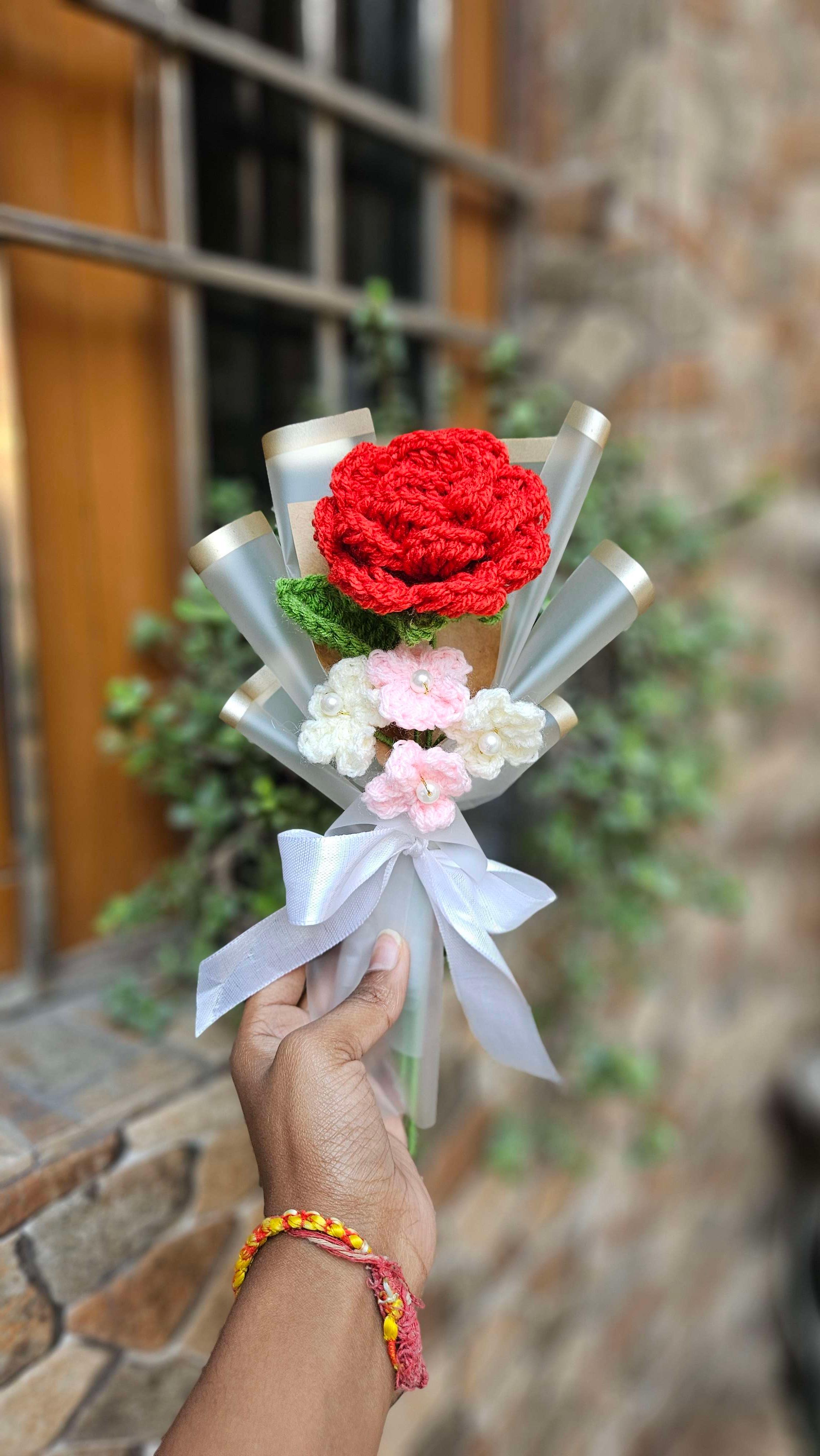 Rosey bouquet - Image 1