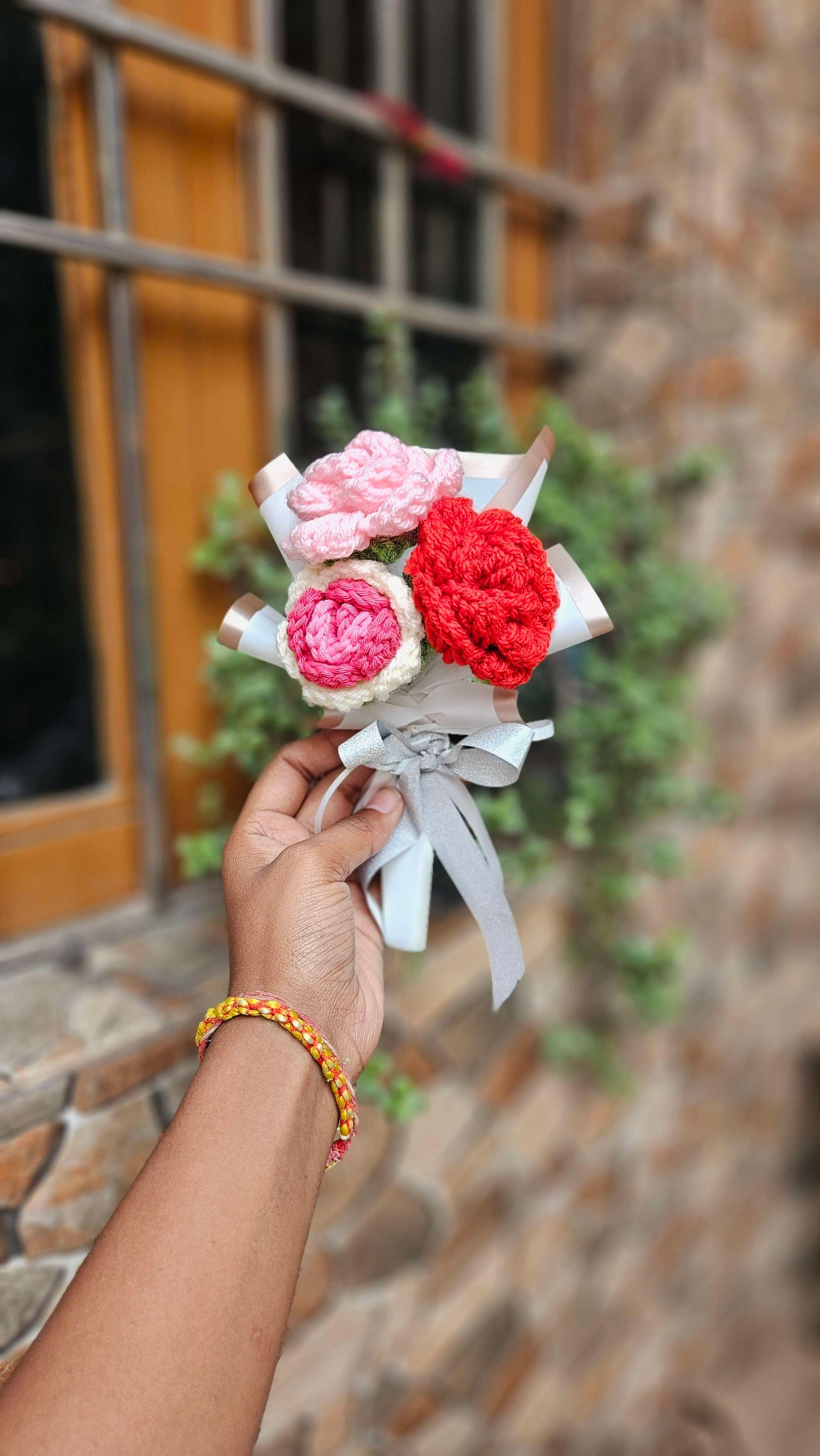 Mini 3 rose bouquet