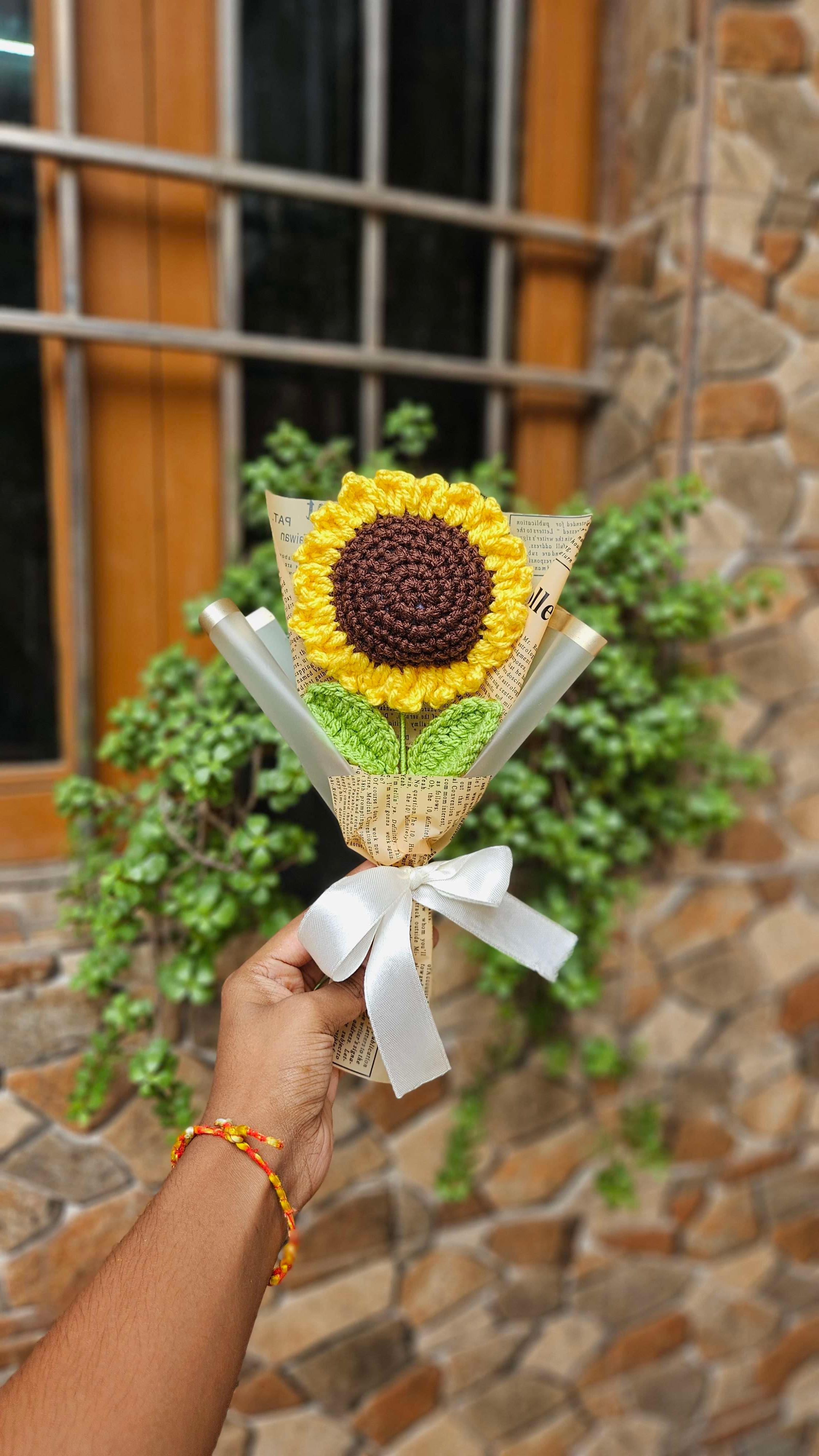 Dual leaf big sunflower