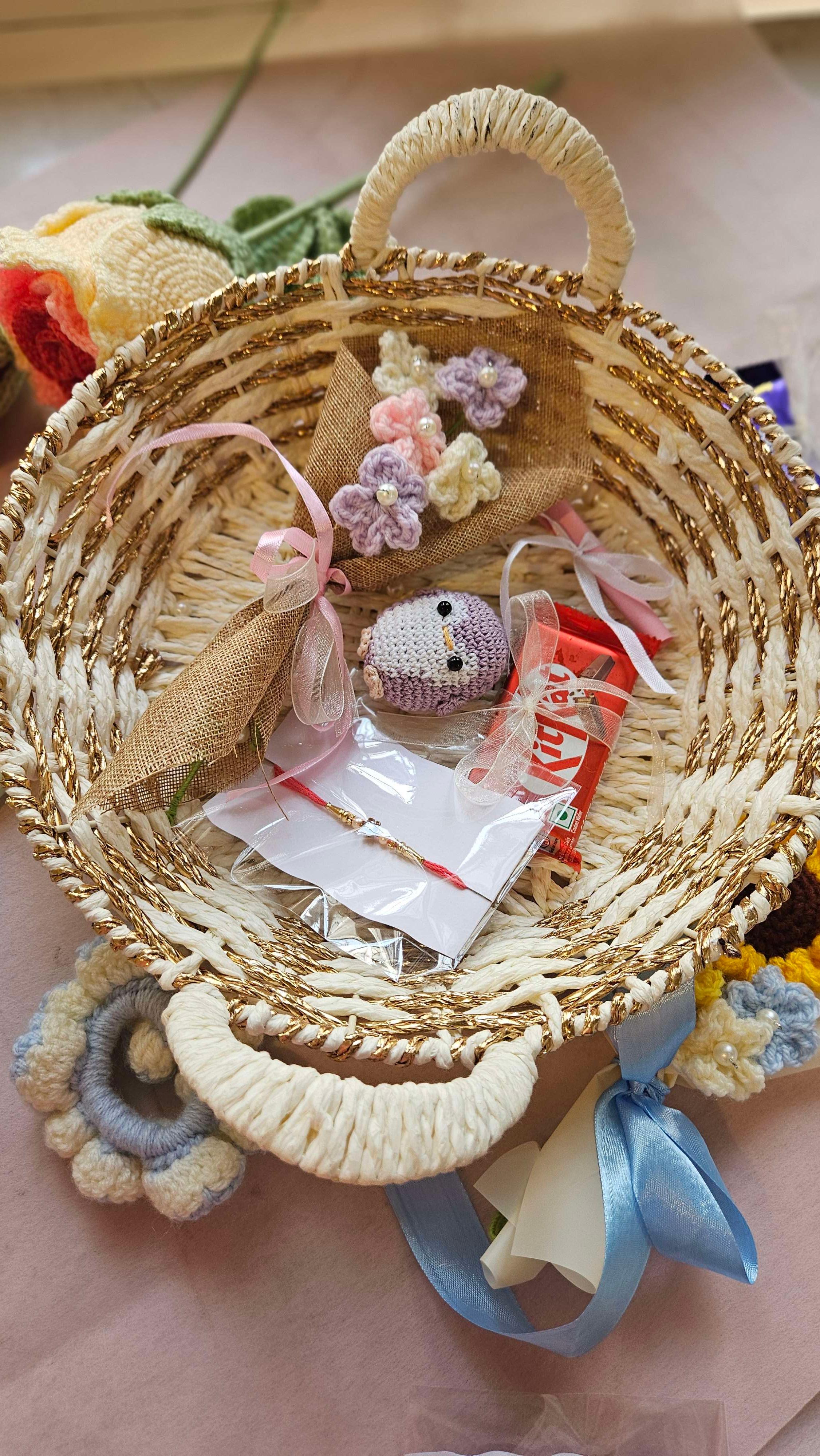 Small hamper thumbnail 3