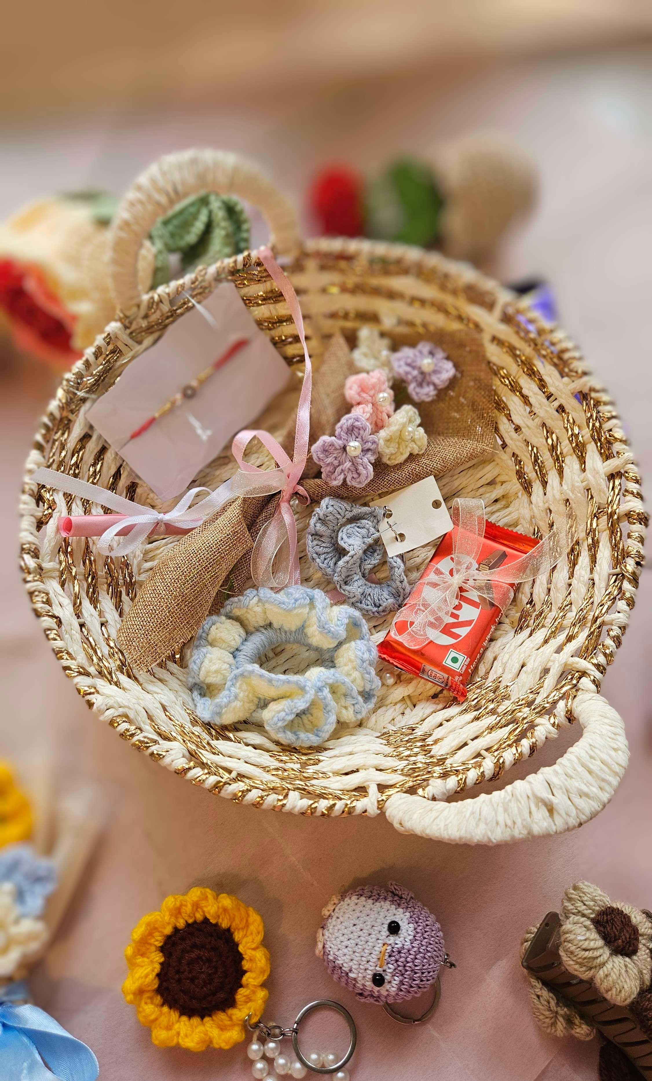 Small hamper thumbnail 5