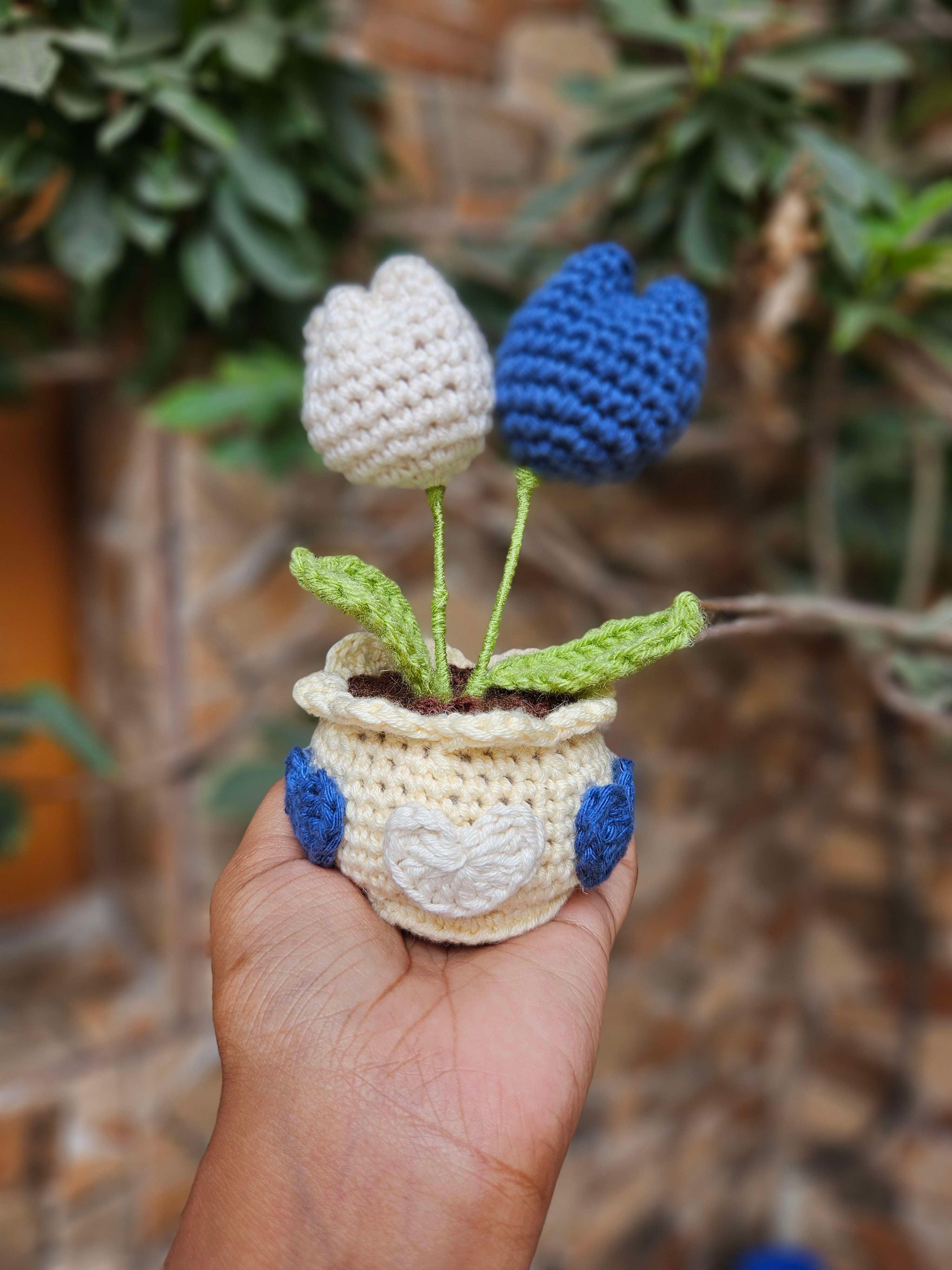 Dual tulip pot (blue )