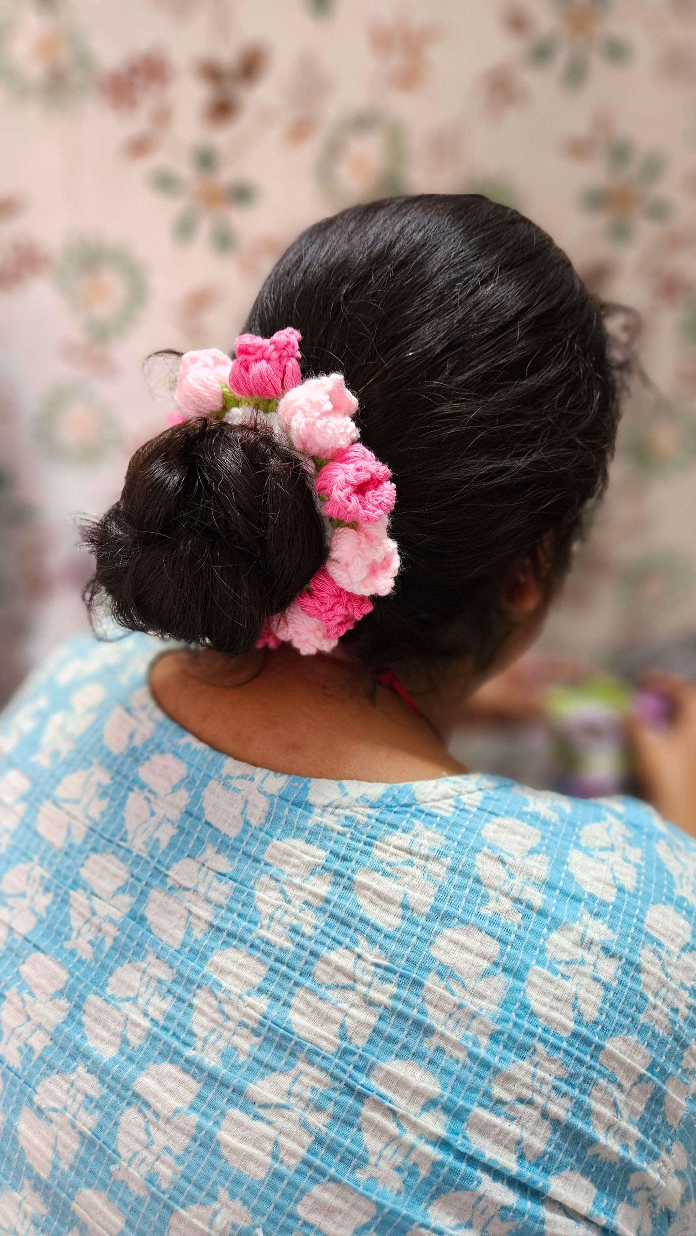 Gajra scrunchie thumbnail 2