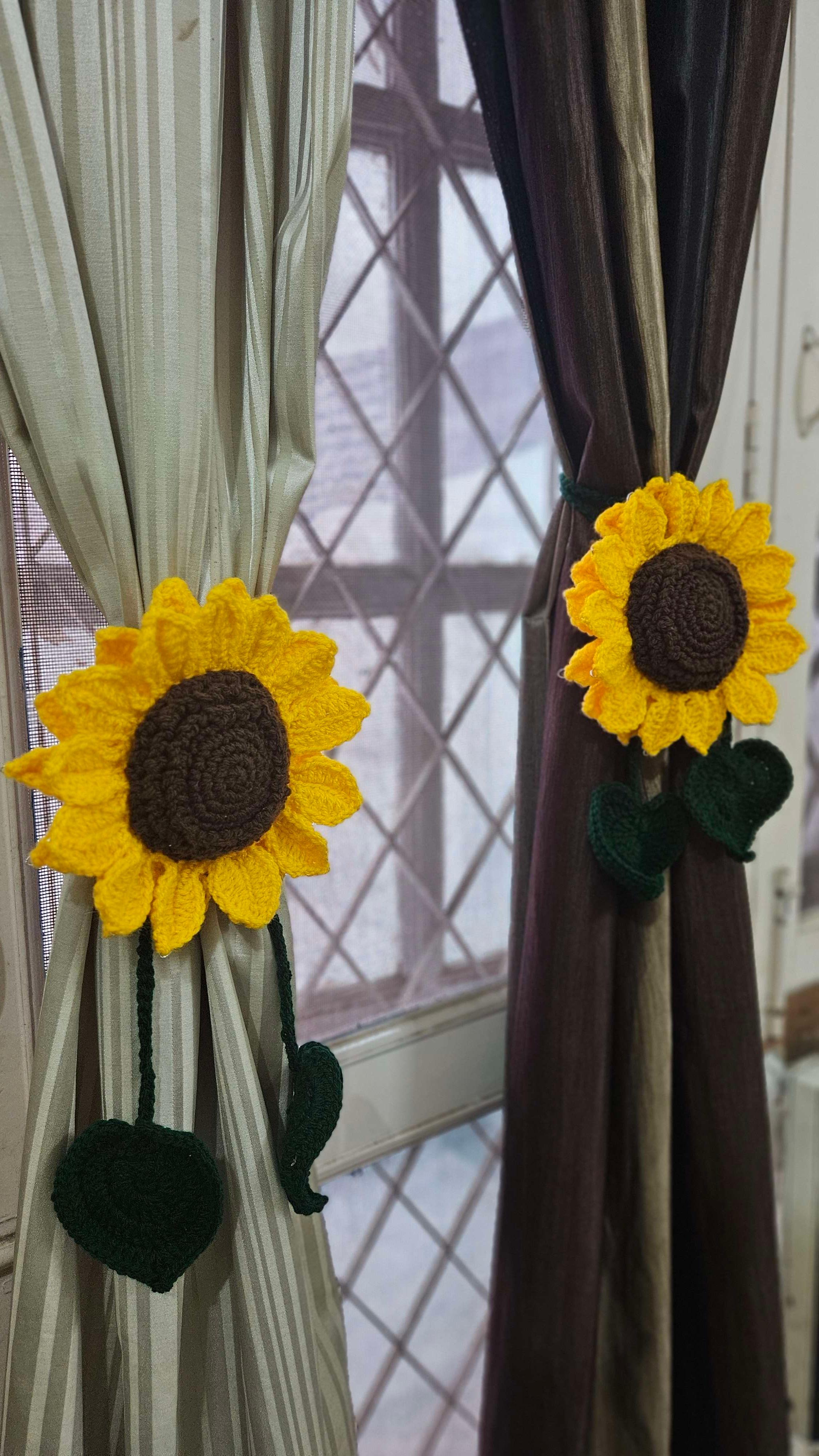 Sunflower curtain tie