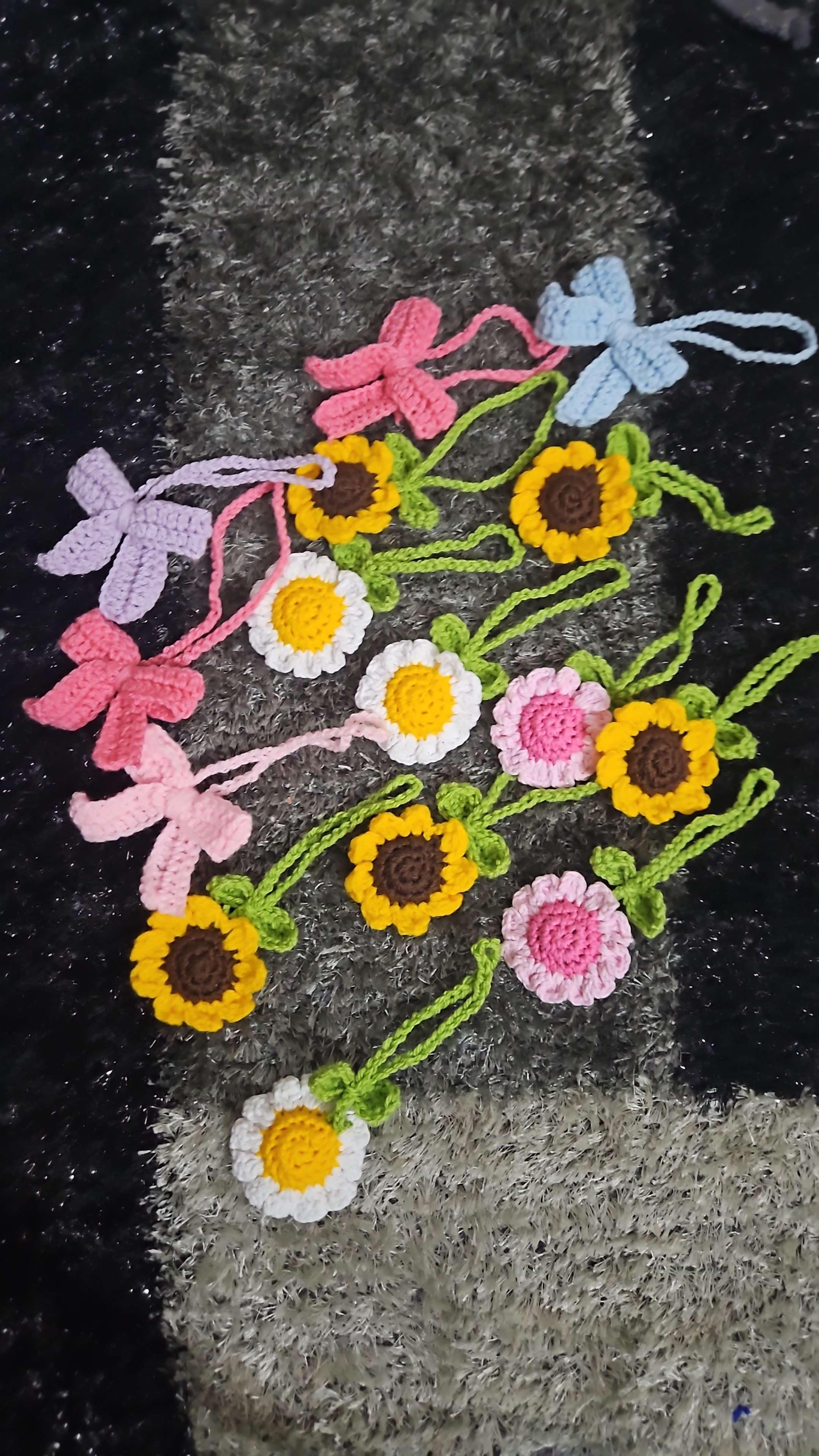 Flower Bagcharm thumbnail 4