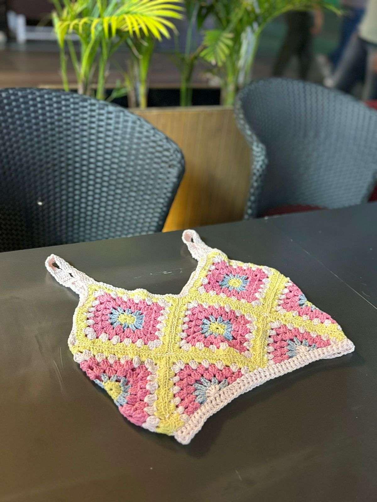 Granny square top thumbnail 3