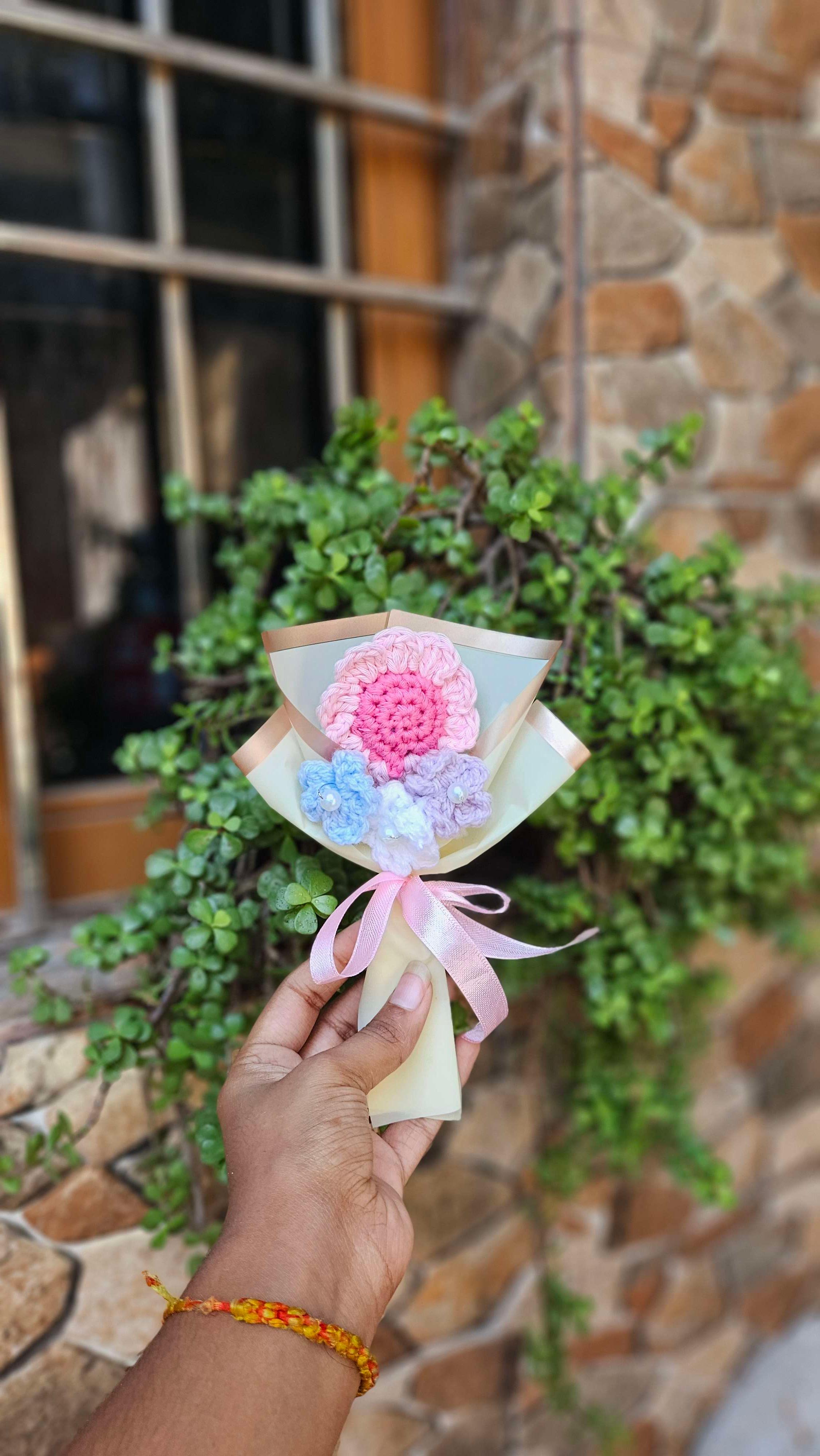 Mini pink daisy bouquet