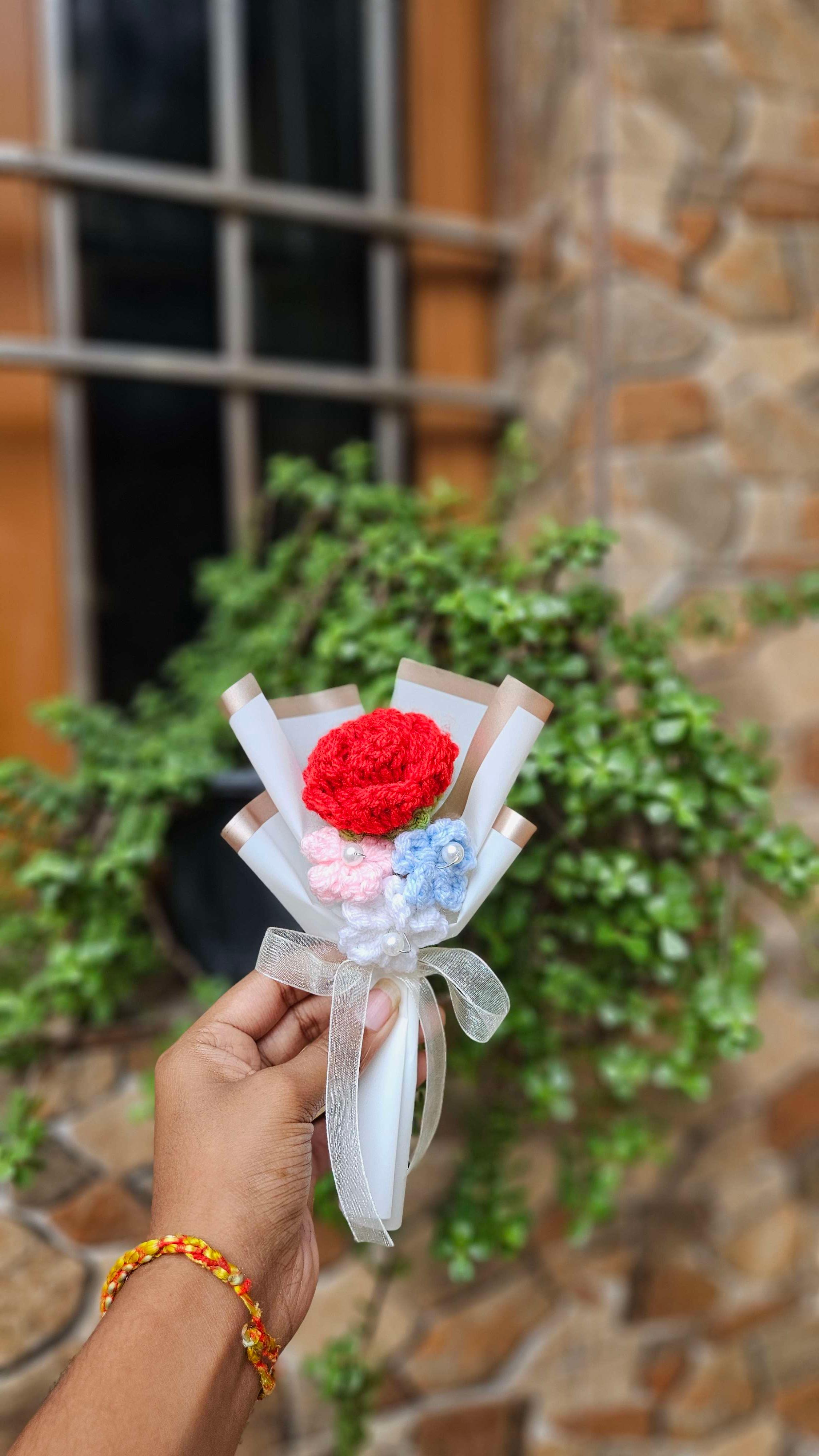 Mini red rosey bouquet