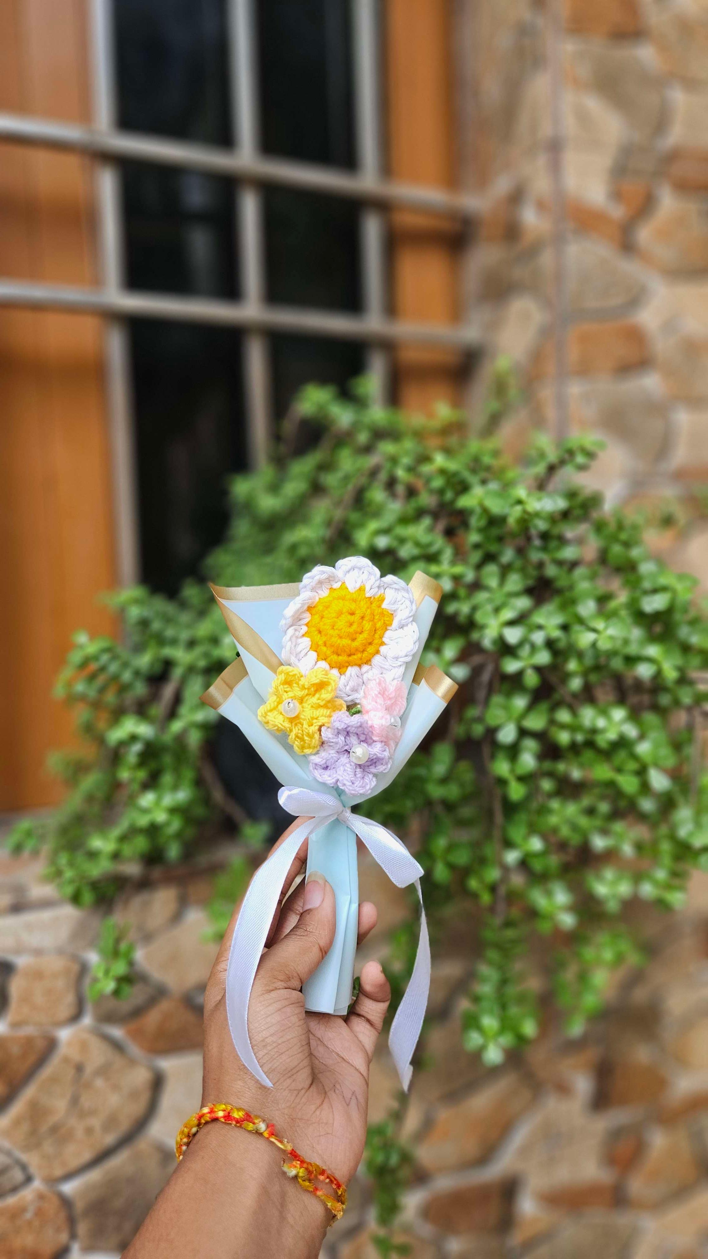 Mini white daisy bouquet
