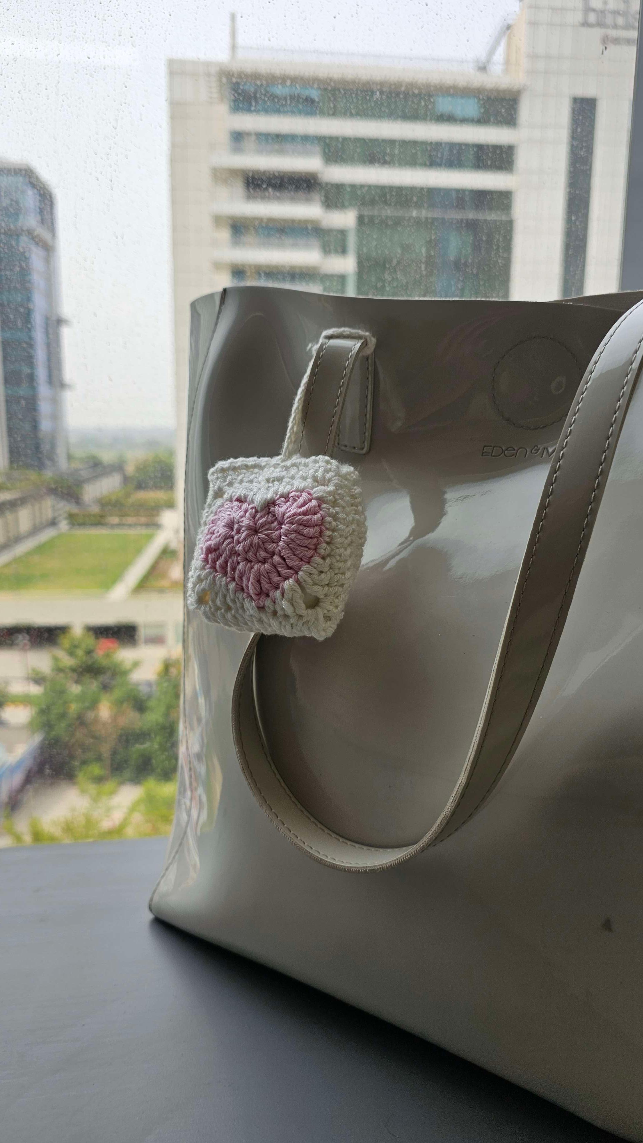 Heart buds case cover thumbnail 2