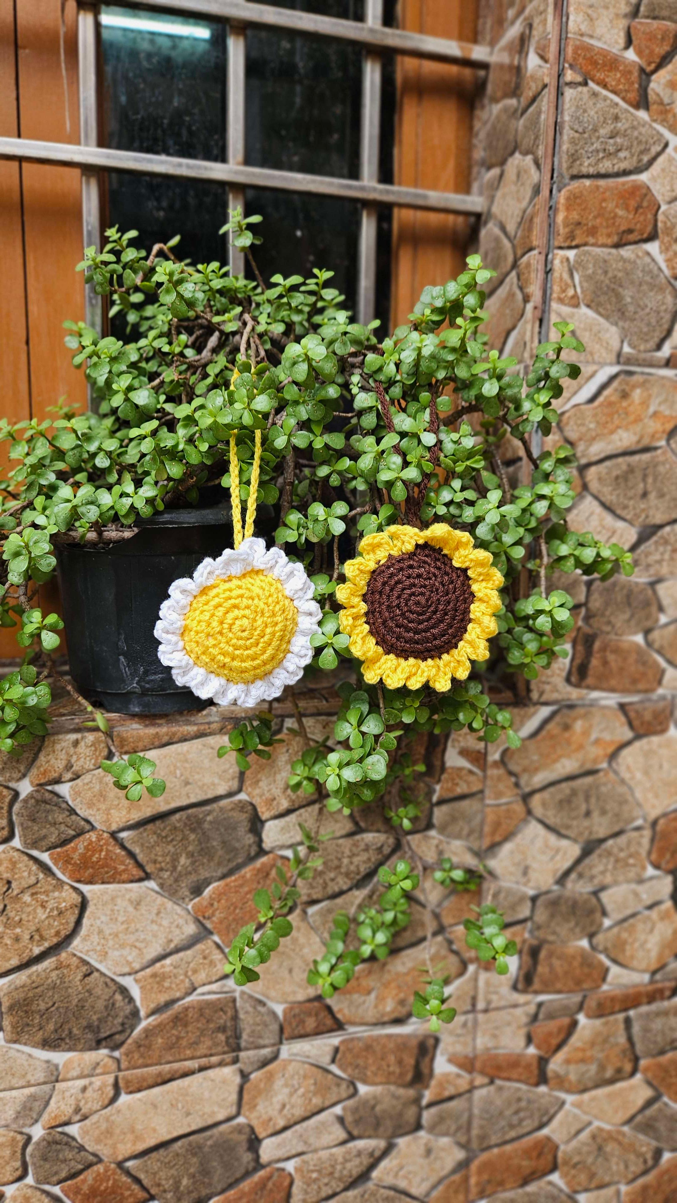 Sunflower buds case thumbnail 3